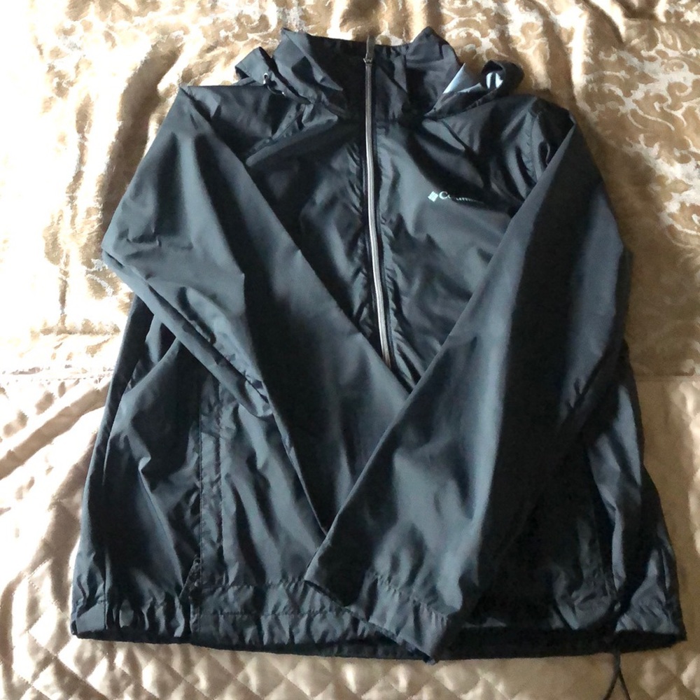 NEW NEVER WORN BLACK COLUMBIA RAIN JACKET